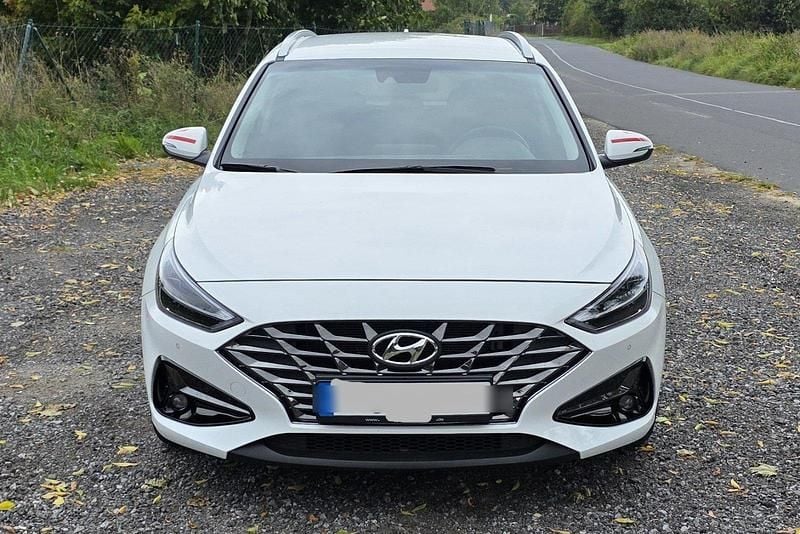 Weiß Gebraucht 2020 Hyundai i30 Kombi | 15.000 € (Superpreis) - Bild 1/4