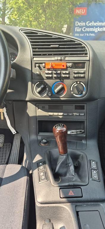 Gebraucht BMW 316 102 PS (75 kW) 1995 Rot Coupé