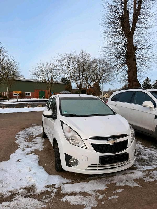 Gebraucht Chevrolet Spark 68 PS (50 kW) 2012 Weiß Kleinwagen