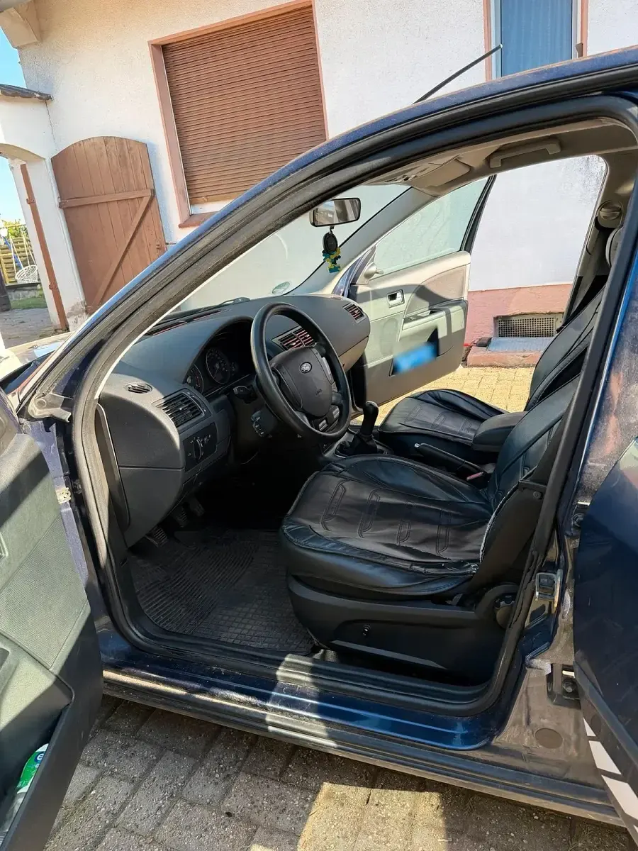 Usado Ford Mondeo 125 CV (91 kW) 2004 Azul Berlina