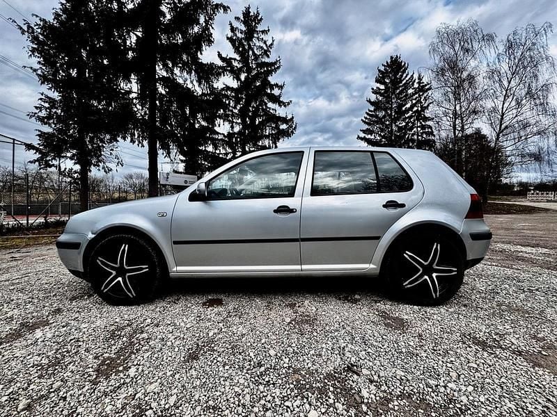 Gebraucht VW Golf IV 74 PS (54 kW) 2001 Silber Kleinwagen