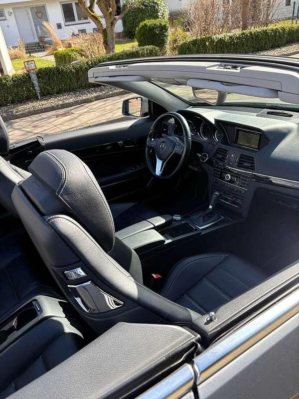 Gebraucht Mercedes E200 Elegance 184 PS (135 kW) 2011 Silber Cabrio