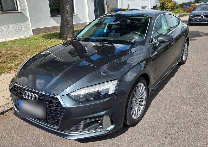 Grau Gebraucht 2021 Audi A5 Sportback Limousine | 25.800 € (Superpreis) - Bild 1/4