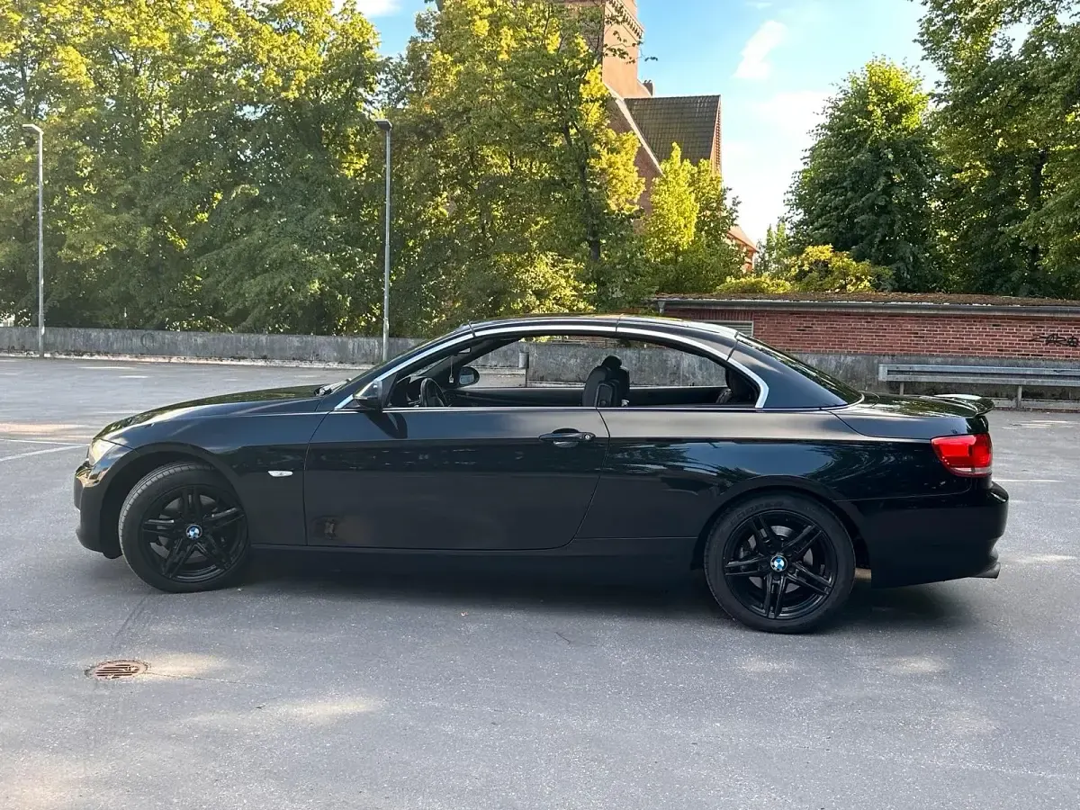 Gebraucht BMW 320 Cabriolet 184 PS (135 kW) 2010 Schwarz Cabrio