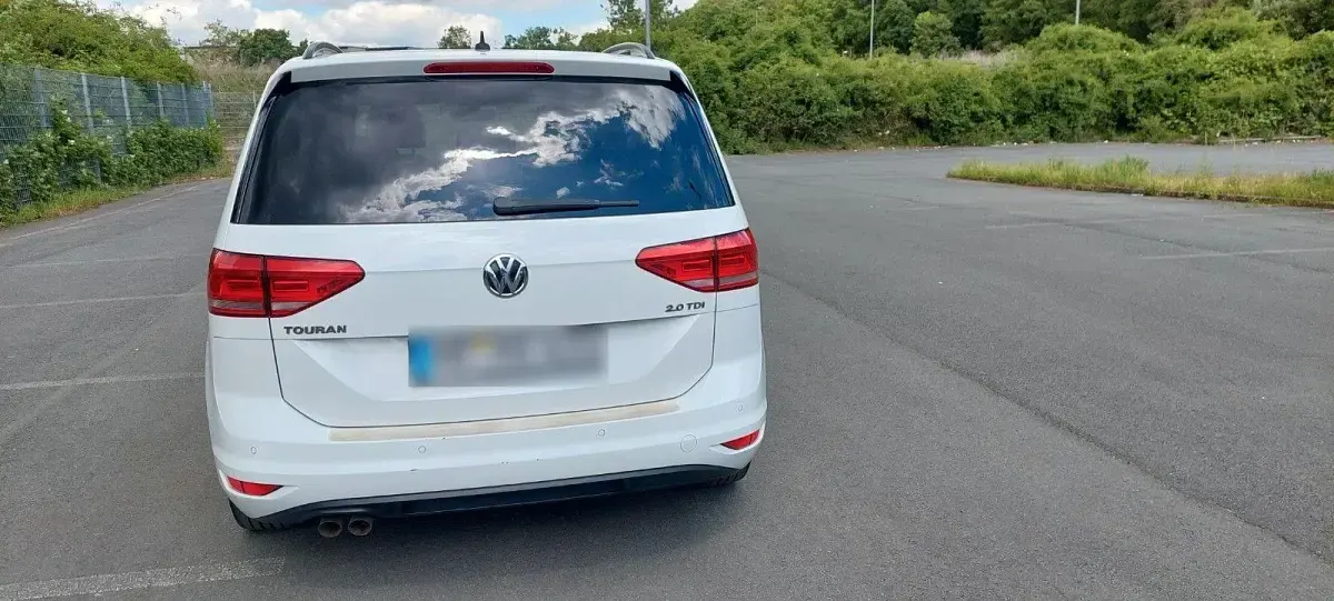 Gebraucht VW Touran Comfortline 150 PS (110 kW) 2016 Weiß Van / Kleinbus