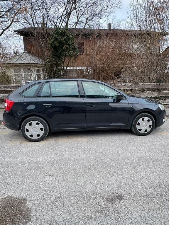 Gebraucht Skoda Rapid Ambition 122 PS (89 kW) 2014 Schwarz Kleinwagen