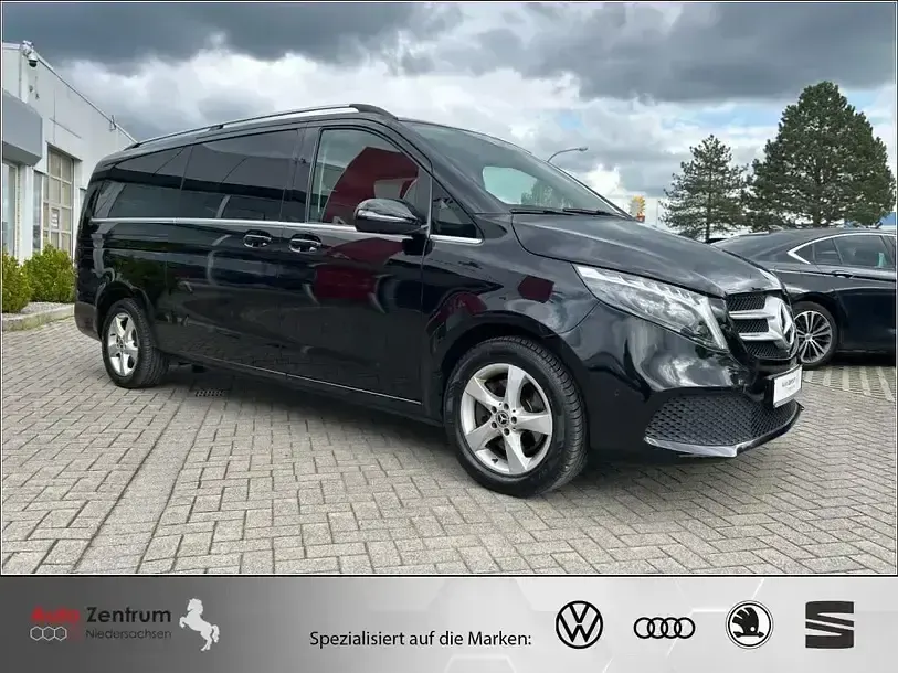 Gebraucht Mercedes V300 Avantgarde 237 PS (174 kW) 2023 Obsidianschwarz metallic Van / Kleinbus