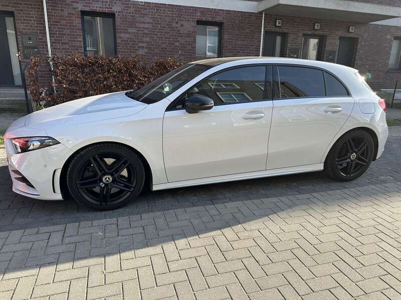 Weiß Gebraucht 2020 Mercedes A250 AMG line Limousine | 27.500 € (Fairer Preis) - Bild 1/4