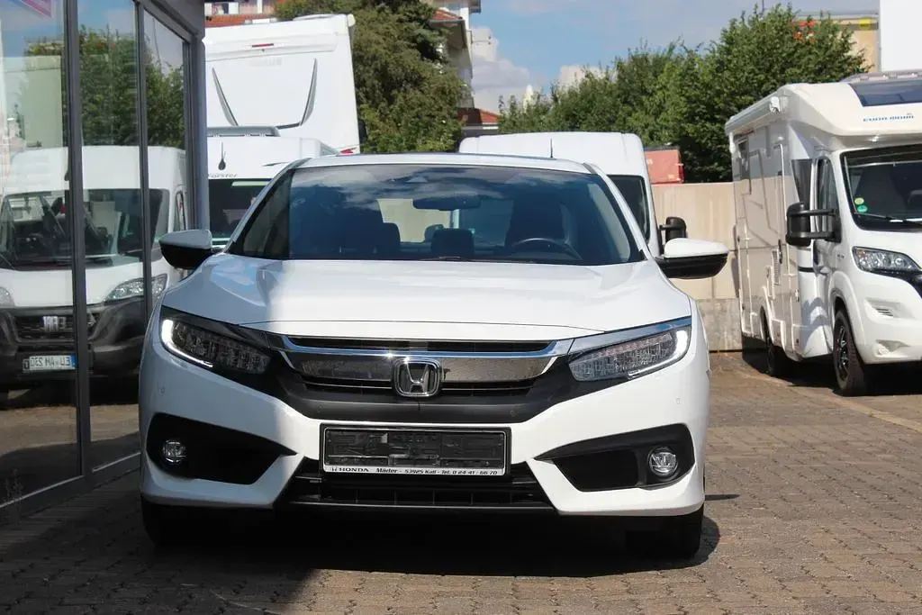Gebraucht Honda Civic Executive 182 PS (133 kW) 2017 Weiß Limousine