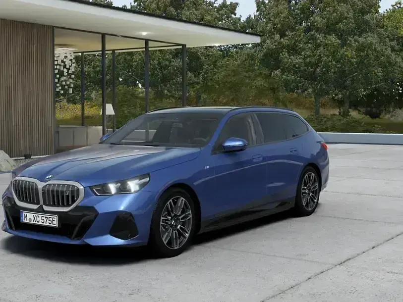 Gebraucht BMW i5 M Sport 250 kW (340 PS) 2025 Blau Kombi
