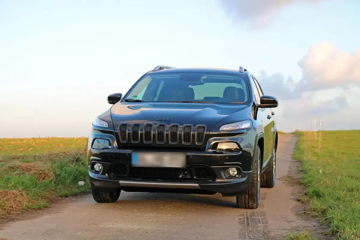 Second-hand Jeep Cherokee 200 CP (147 kW) 2015 Negru SUV