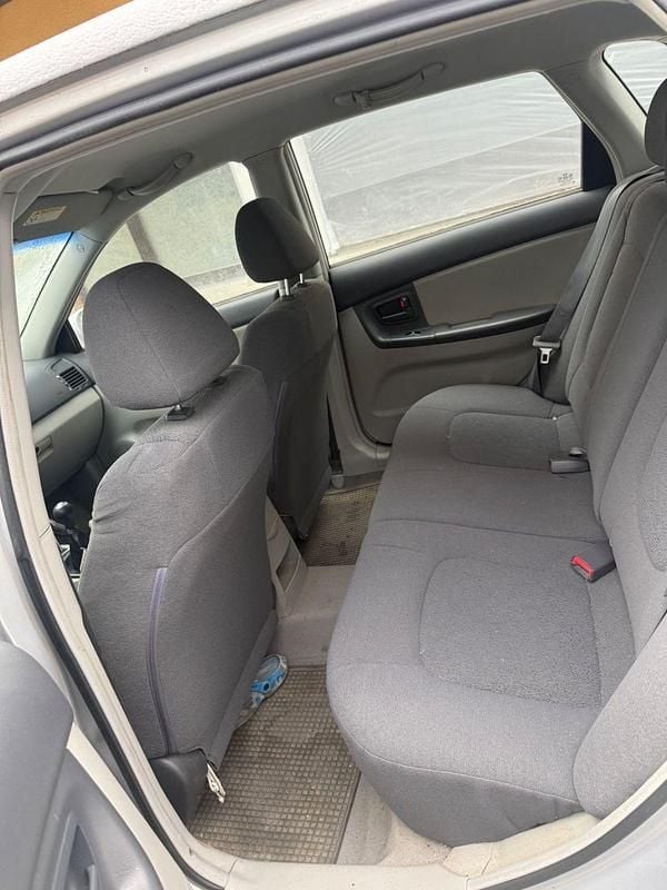 Silber Gebraucht 2008 Kia Cerato Kleinwagen | 2.000 € - Bild 1/4