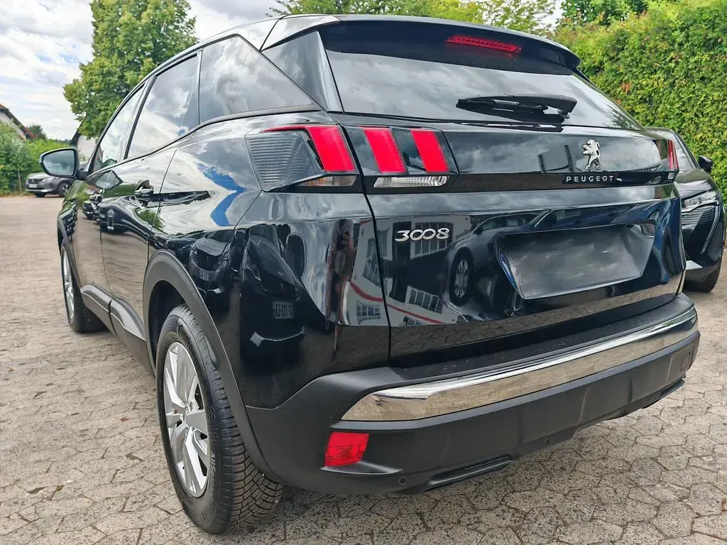 Gebraucht Peugeot 3008 131 PS (96 kW) 2020 Schwarz SUV