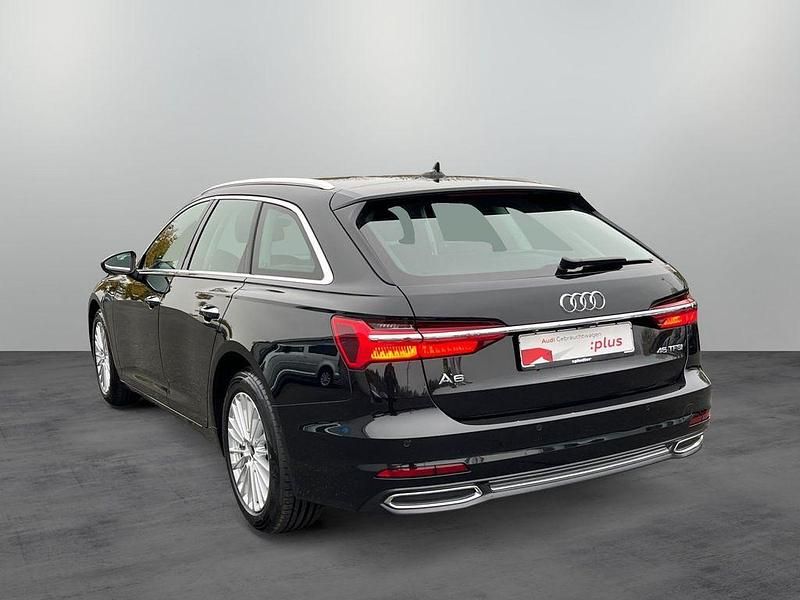 Gebraucht Audi A6 Design 265 PS (194 kW) 2022 Mythosschwarz metallic Kombi