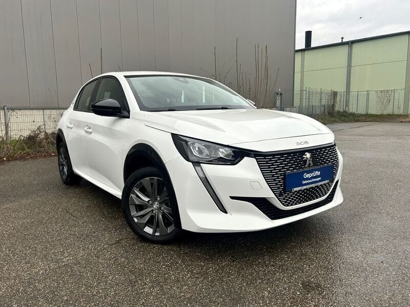 Gebraucht Peugeot e-208 Active 100 kW (136 PS) 2022 Lack weiss banquise/typ aussen Kleinwagen