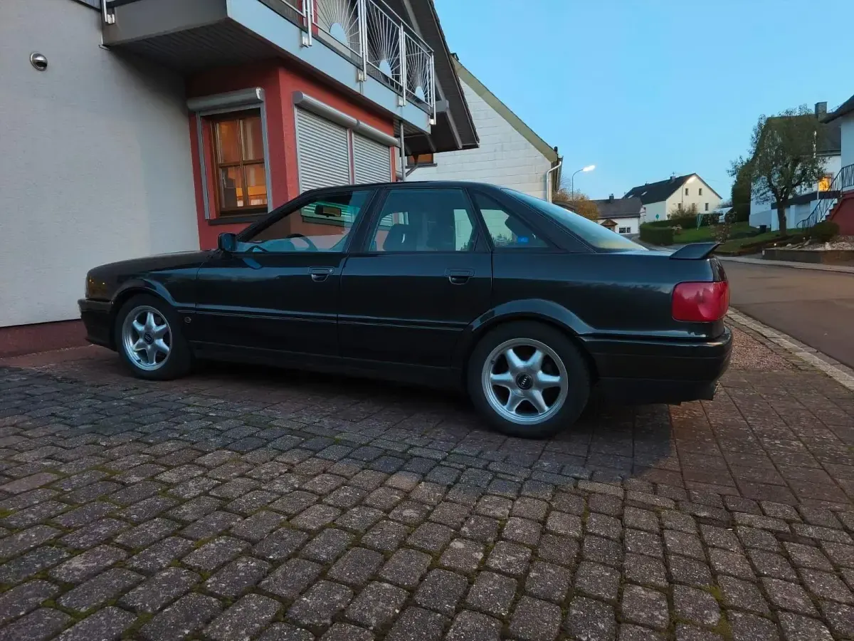 Gebraucht Audi 80 Competition 140 PS (102 kW) 1994 Schwarz Limousine