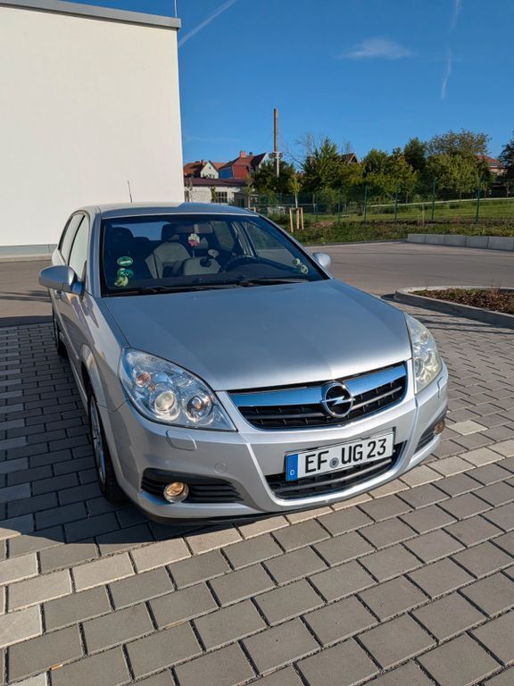 Grau Gebraucht 2007 Opel Signum Kombi | 2.500 € (Fairer Preis) - Bild 1/4