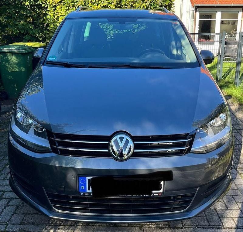 Grau Gebraucht 2017 VW Sharan Sound Van / Kleinbus | 20.000 € (Superpreis) - Bild 1/4