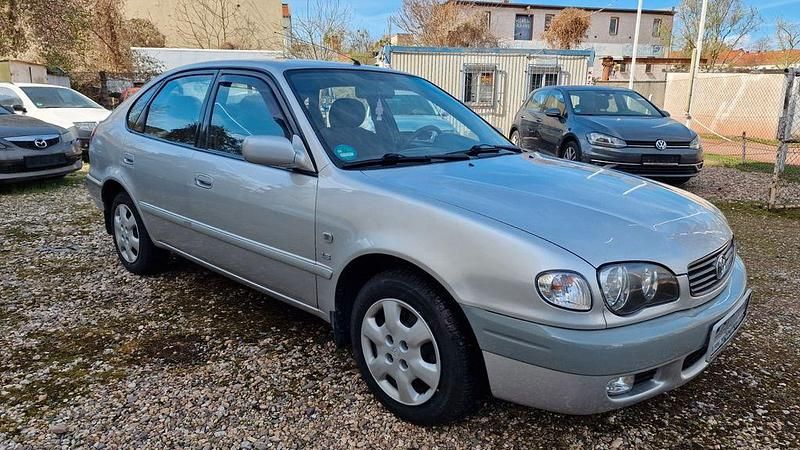 Gebraucht Toyota Corolla 110 PS (80 kW) 2000 Silber Limousine