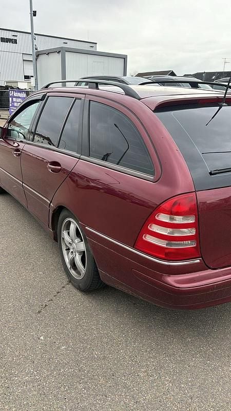 Gebraucht Mercedes C320 240 PS (176 kW) 2001 Rot Kombi