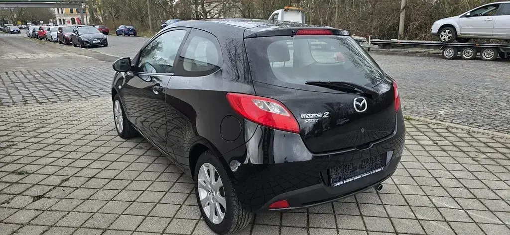 Używany Mazda 2 Edition 84 KM (61 kW) 2013 Czarny Hatchback