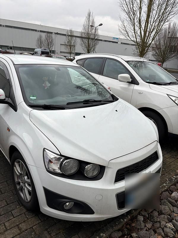 Gebraucht Chevrolet Aveo 116 PS (85 kW) 2011 Weiß Kleinwagen
