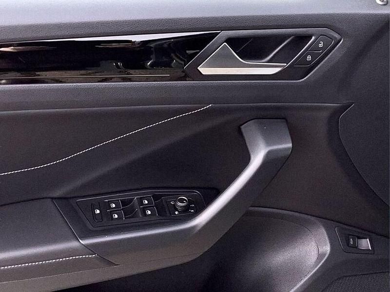 Gebraucht VW T-Roc 150 PS (110 kW) 2025 Blau SUV