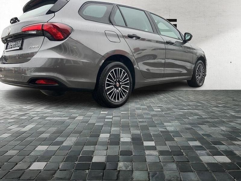 Gebraucht Fiat Tipo Basis 130 PS (95 kW) 2023 Hellgrau Limousine