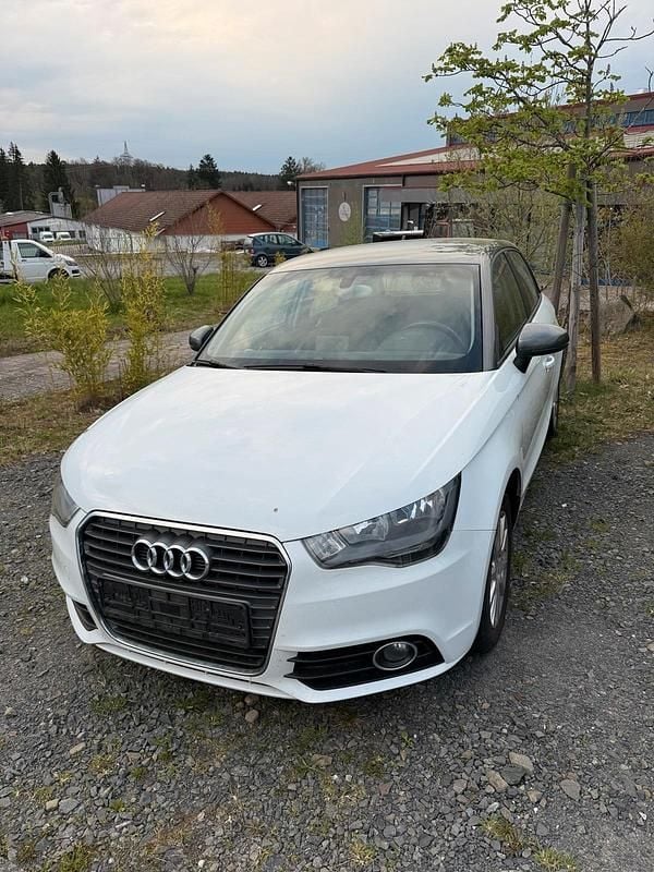Gebraucht Audi A1 101 PS (74 kW) 2012 Weiß Kleinwagen