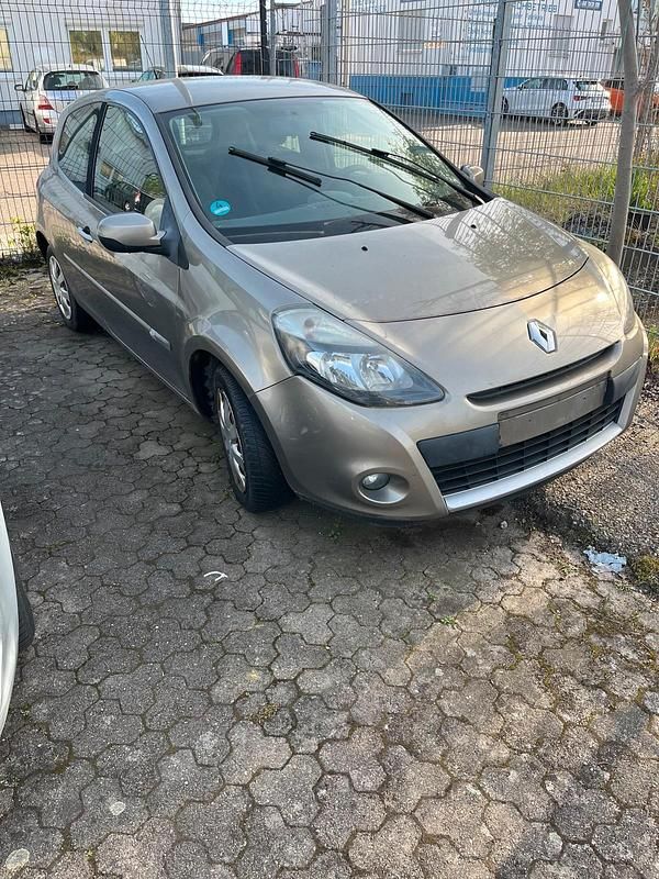 Gebraucht Renault Clio IV 90 PS (66 kW) 2012 Braun Kleinwagen