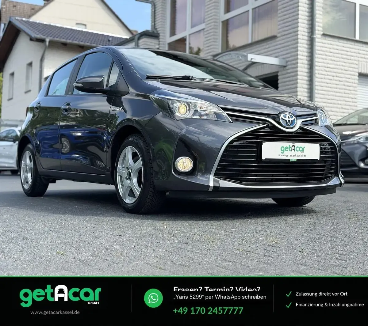 Gebraucht Toyota Yaris Hybrid Touch 75 PS (55 kW) 2017 Grau Kleinwagen