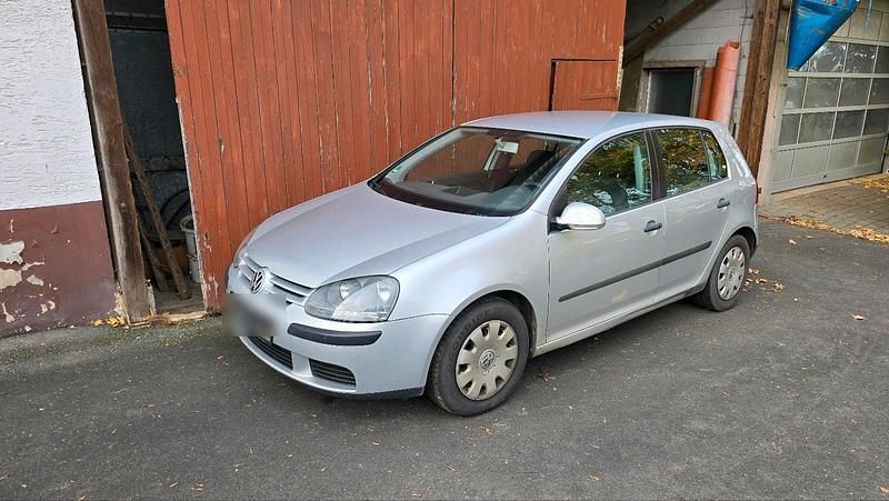 Silber Gebraucht 2004 VW Golf V Kleinwagen | 1.100 € (Superpreis) - Bild 1/4