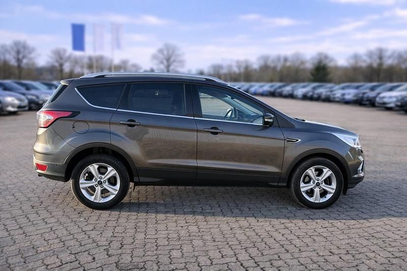 Gebraucht Ford Kuga 150 PS (110 kW) 2018 Grau SUV