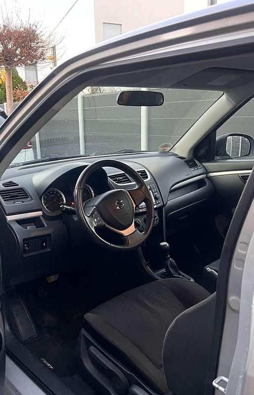 Gebraucht Suzuki Swift 95 PS (69 kW) 2011 Silber Kleinwagen