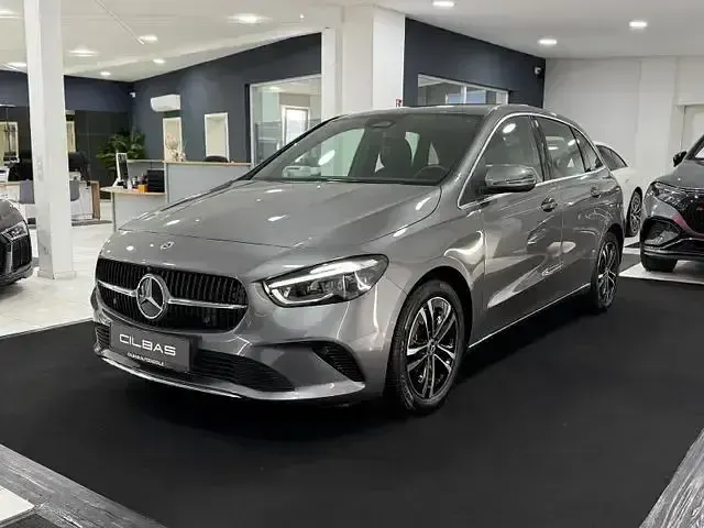 Gebraucht Mercedes B200 150 PS (110 kW) 2024 Mountaingrau  met. Van / Kleinbus