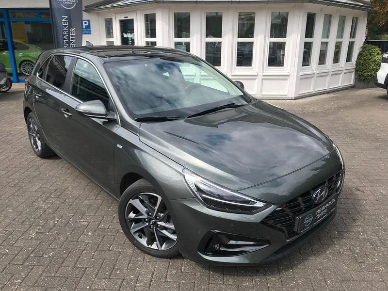Grau Gebraucht 2024 Hyundai i30 Prime Limousine | 24.490 € (Fairer Preis) - Bild 1/4