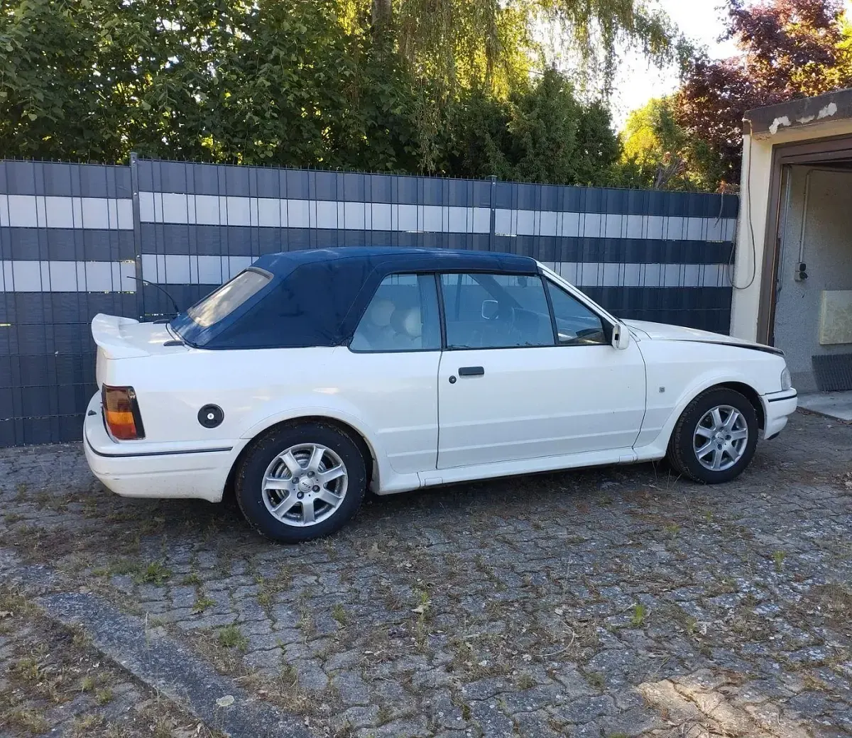 Gebraucht Ford Escort Cabriolet 90 PS (66 kW) 1990 Weiß Cabrio