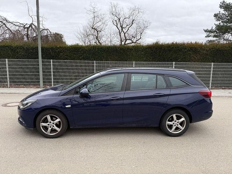 Gebraucht Opel Astra Edition 101 PS (74 kW) 2016 Blau Kombi