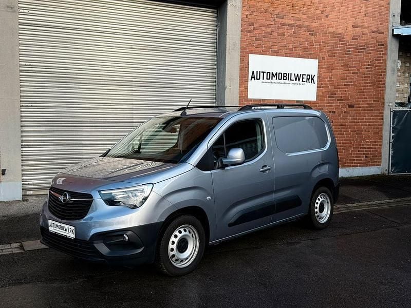 Grau Gebraucht 2019 Opel Combo Edition Van / Kleinbus | 13.999 € (Superpreis) - Bild 1/4