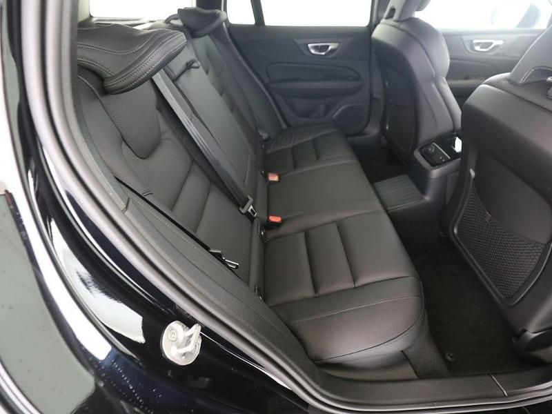 Gebraucht Volvo V60 Plus 398 PS (292 kW) 2025 Onyx black / metallic Kombi