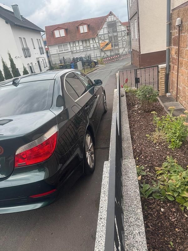 Andere farben Gebraucht 2005 BMW 523 Limousine | 2.200 € (Superpreis) - Bild 1/4