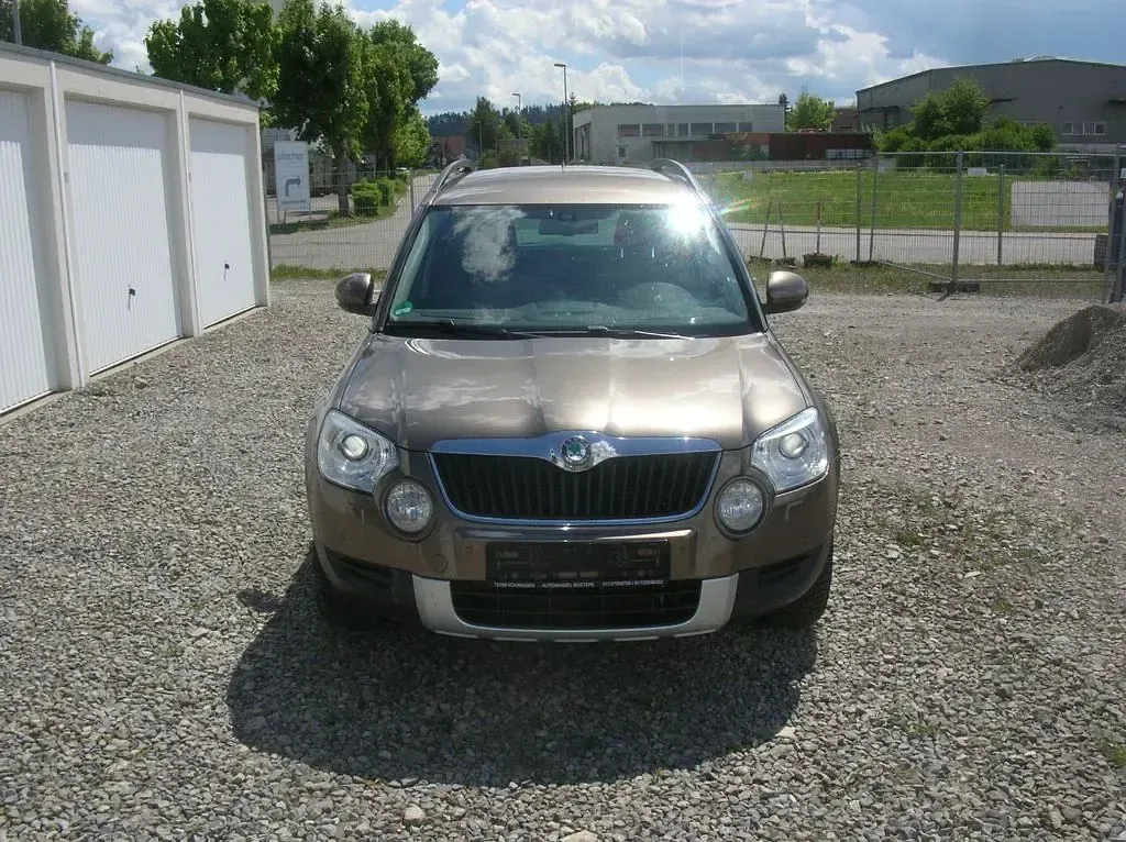 Gebraucht Skoda Yeti Plus Edition 140 PS (102 kW) 2013 Matobraun metallic SUV