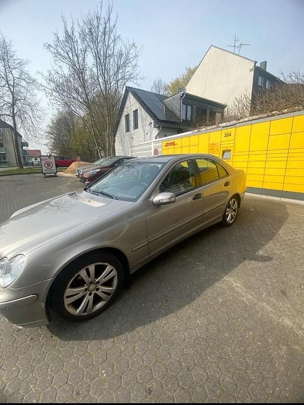 Gebraucht Mercedes C180 157 PS (115 kW) 2006 Beige Limousine