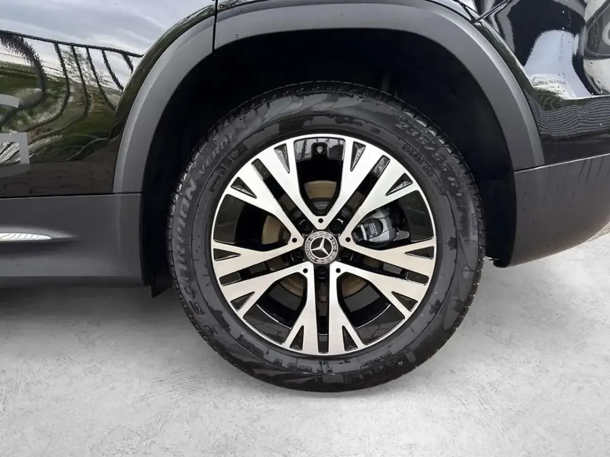 Gebraucht Mercedes GLB200 Progressive 163 PS (119 kW) 2026 Schwarz SUV