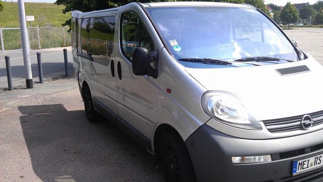 Gebraucht Opel Vivaro 101 PS (74 kW) 2006 Silber metallic Van / Kleinbus