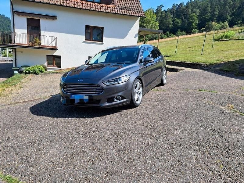 Grau Gebraucht 2015 Ford Mondeo Titanium Limousine | 12.000 € (Fairer Preis) - Bild 1/4