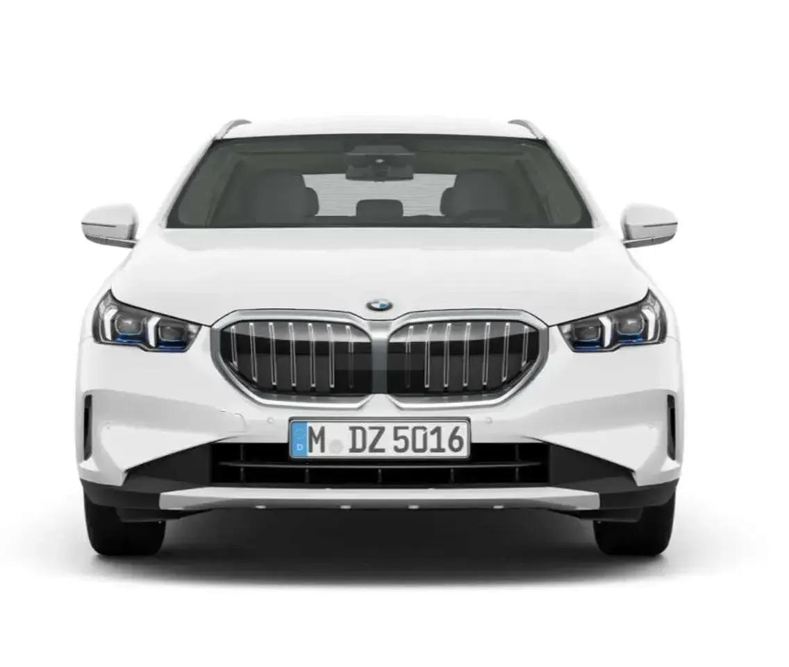 Neu BMW 520 Sport Line 197 PS (144 kW) 2025 Alpinweiß uni Kombi