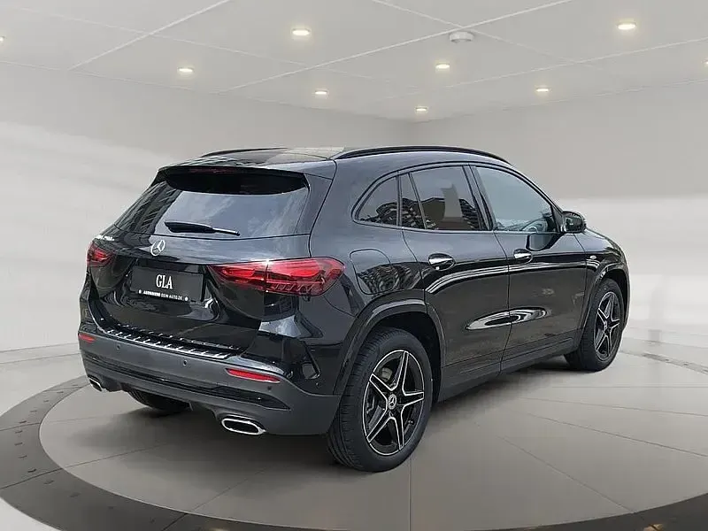 Gebraucht Mercedes GLA250 163 PS (119 kW) 2025 Schwarz metalliclack kosmosschwarz SUV