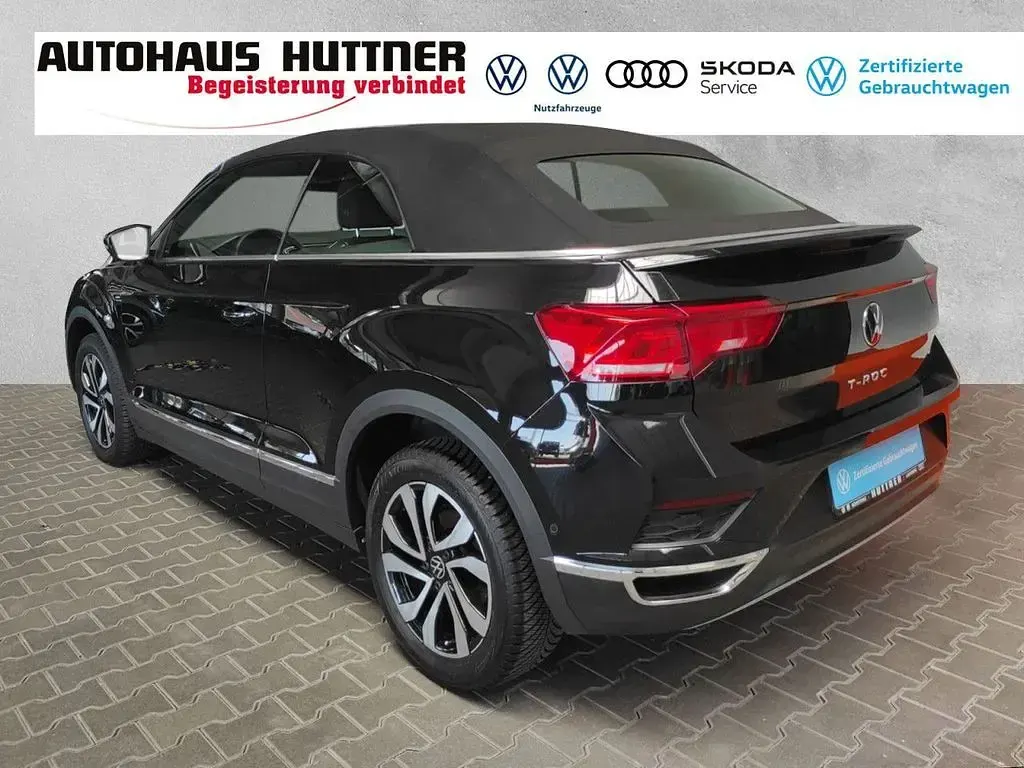 Gebraucht VW T-Roc Cabriolet Active 150 PS (110 kW) 2021 Deep black perleffekt (metallic) Cabrio