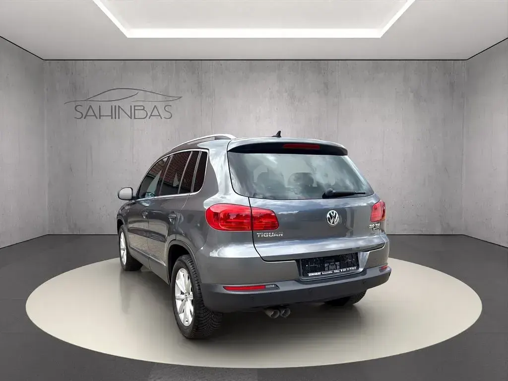 Gebraucht VW Tiguan LOUNGE 150 PS (110 kW) 2016 Grau SUV
